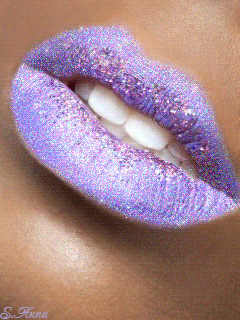 Gif animé bouche violette brillante